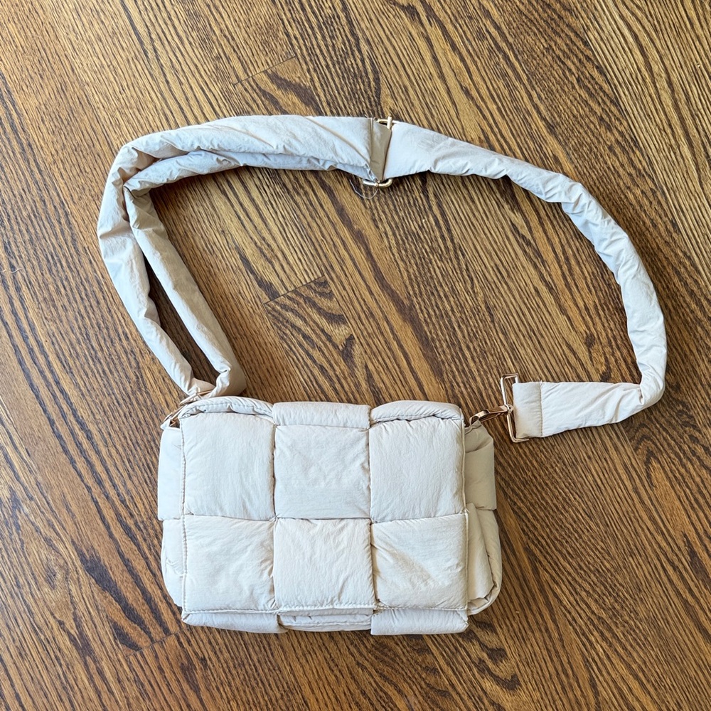 B13 Elegant Women’s Cream Puffy Quilted Crossbody Bag
